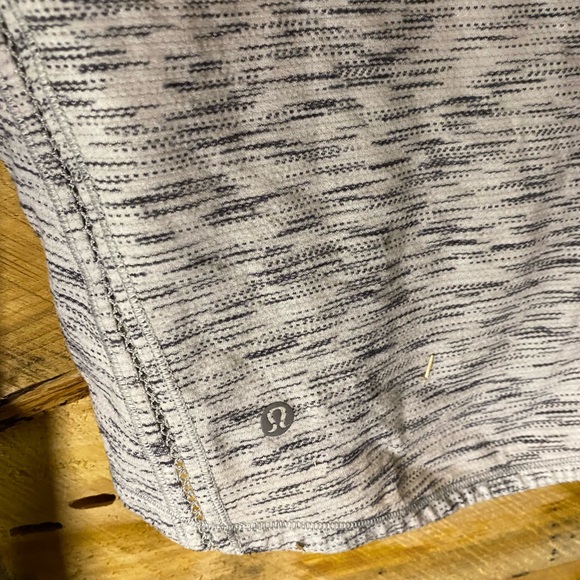 Lululemon Top long Sleeve Size 6 - Picture 4 of 4